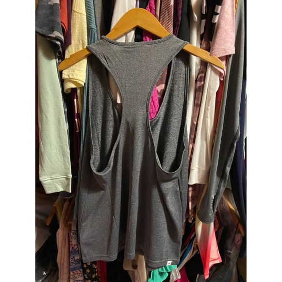 NWT Puma Mesh Logo Tank sz L - Picture 2 of 6